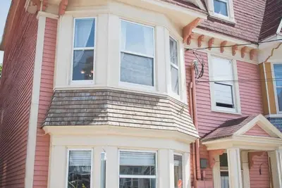 Image de Stunning Heritage Townhouse on Jellybean row