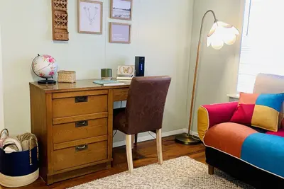 Image de Sister Charm • Close to downtown!