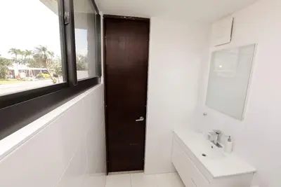 Image de Metropolitan House with private pool