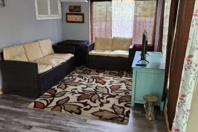 Image de beautiful home away from home in Orchard Beach