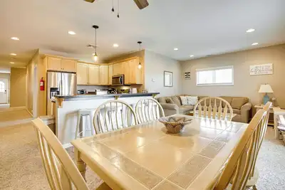 Image de Wildwood Vacation Rental: Walk to Beach Access!