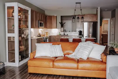 Image de Luxury Waterfront 2br w\/ King Suite