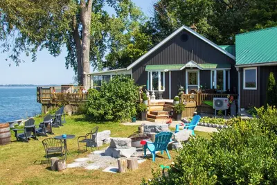 Image de Private Retreat Home in Picton Bay - Lake Ontario