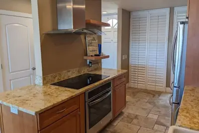 Image de Waterfront front condo in Huntington Beach /Harbor