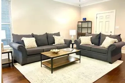 Image de Spacious 3 Br Downtown Townhouse near Lake & Casinos