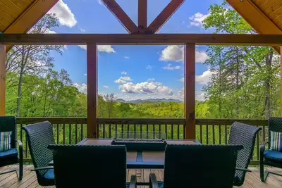Image de Mountain Crest | Pet-friendly Log Cabin with Mountain Views!