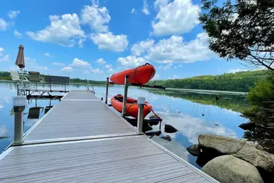 Image de All New! Secluded Maine 14-Acre Lakefront Log Cabin  >A\/C, Kayaks, Wildlife, Fun