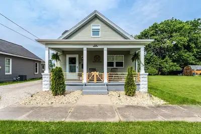 Image de Modern pet friendly house near Starved Rock! Fully fanced yard!