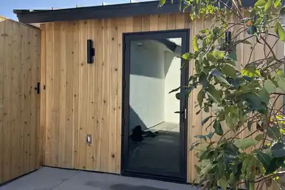 Image de Cardiff Swamis Beach Studio: Perfect Location!