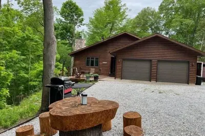 Image de Beautiful River Property Private Cabin, less than 5 minutes from Dt New Buffalo!