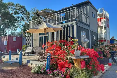 Casa-contenedor con Alberca de 12 Mts, ¡a 6 Minutos de la Playa!