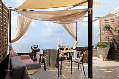 Image de Appartement 'Villa Amarillo Tajo Villas' avec vue sur la mer, Wi-Fi et climatisation