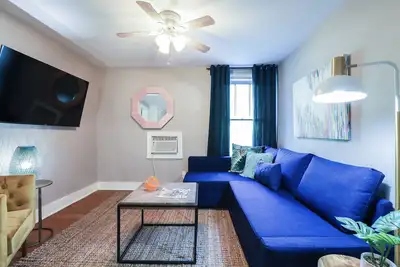 Image de Your Old Montrose Mansion! Sleeps 18/9br/4ba/4pa