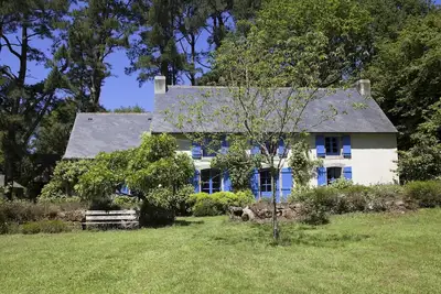 Image de La Maison Bleue on the Aven River