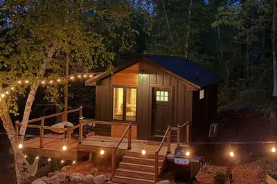 Image de New! Tiny House Couples Retreat, Outdoor Shower