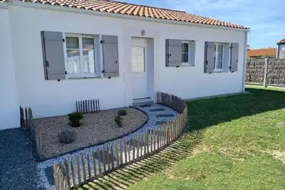 Image de Proche forĂŞt et plage
