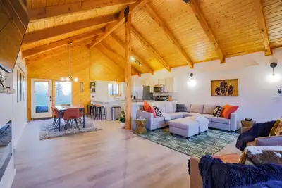 Image de Clean and Chic Mountain Home w/ Stunning Teton Views