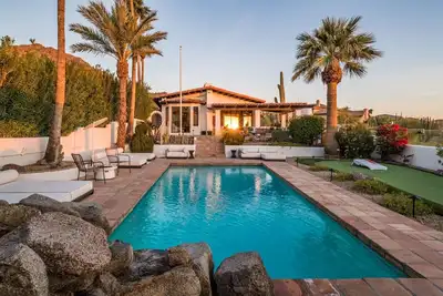 Image de The Camelback Casa - Hiking, Views and more!