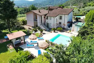Image de Vacation Home à Camaiore avec 5 chambres à coucher, 9 couchages