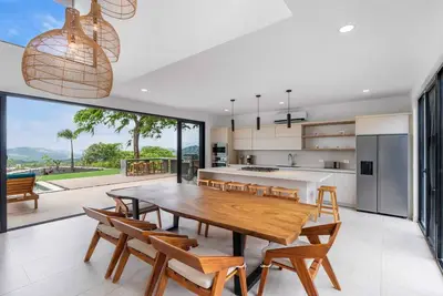 Image de Luxury Villa | Ocean Views + Pool