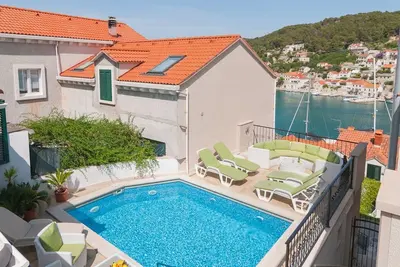 Villa on Brač- ideal choice for large groups