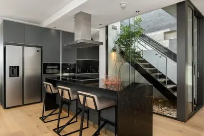 Image de Sea Point Penthouse | Rooftop Deck with Jacuzzi