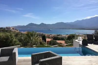 Image de Villa avec vue époustouflante