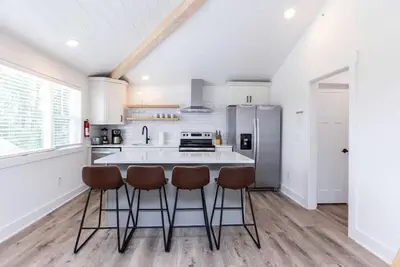 Image de Raglan - Loft #7 - 8 min walk to the beach