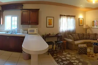Image de Charming 2-Bedroom Apartment: Your Home Away from Home