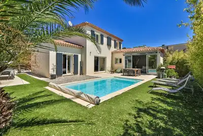 Image de Villa avec piscine Ă 200 m de la mer, Ă la Ciotat