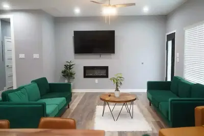 Image de New 3 Bedroom Luxury Dbl Patio Home