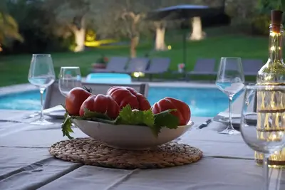 Image de Belle Villa Mediterraneenne Dans Un Ecrin De Verdure Proche Cannes