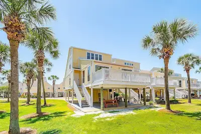 Image de Beach House w\/ Tons of Amenities