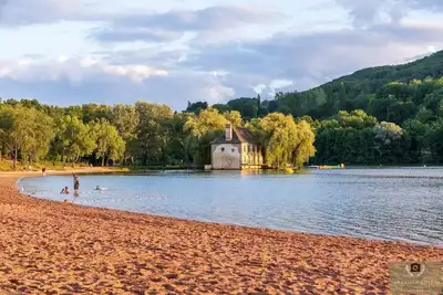Image de Chalet Pres Du Lac Du Causse
