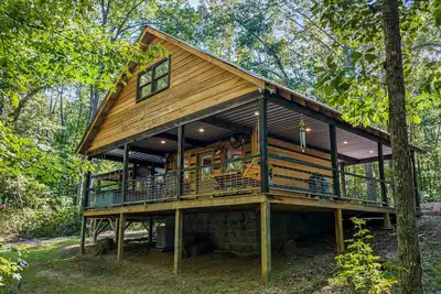 Image de Live in the Sunshine breathe the Mtn Air on Lookout Mtn! hot tub, fire-pit!