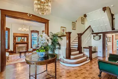Image de New To Market- Junius Palace with 2 Guesthouses