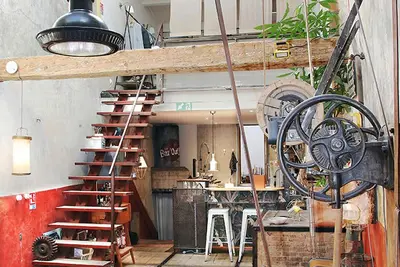Image de maison de ville comme un loft, centre ville.