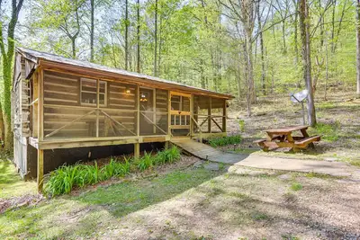 Image de Historic Log Cabin w\/ Porch Near Patoka Lake!
