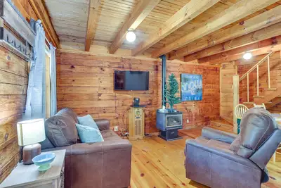 Image de Home Near Hoosier National Forest with Fire Pit!
