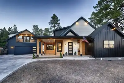 Image de Luxury Modern Family Getaway- Bison Ridge Retreat