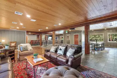 Image de Shasta View Lodge - Cedar Cabin