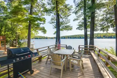 Image de Lakefront Cabin w\/ Panoramic Water View & Access