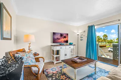 Image de 2 Bedroom Condo with Private Beach+Heated Pool
