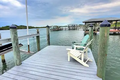 Image de Boat Dock Spot Dolphin\/Fish Deals-Cozy house 3\/2, 5 mins to New Smyrna Beach. .