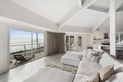 Image de Zen Malibu Octagon w Ocean Views + Beach Access