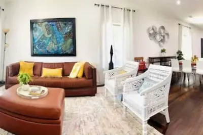 Image de Stylish Home Minutes from DownT