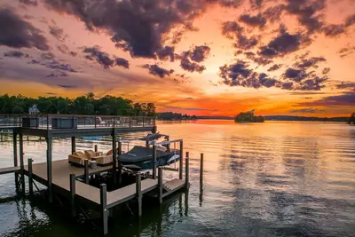 Image de Executive Lake Norman Retreat