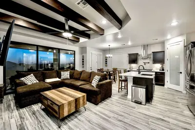 Image de Modern Accessorized 3-Bedroom