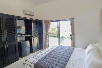 Cheerful Guest Friendly 7 Bedroom Villa with Pool.
