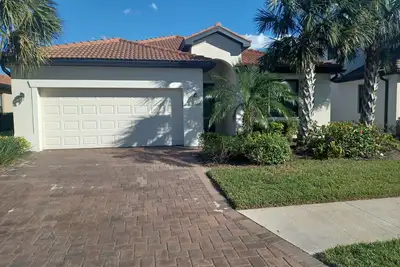 Image de Newer Single Family Home in Venice!